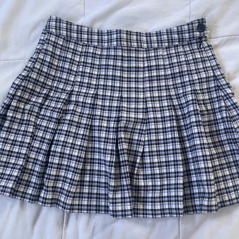 Women’s purple and white plaid pleated skirt